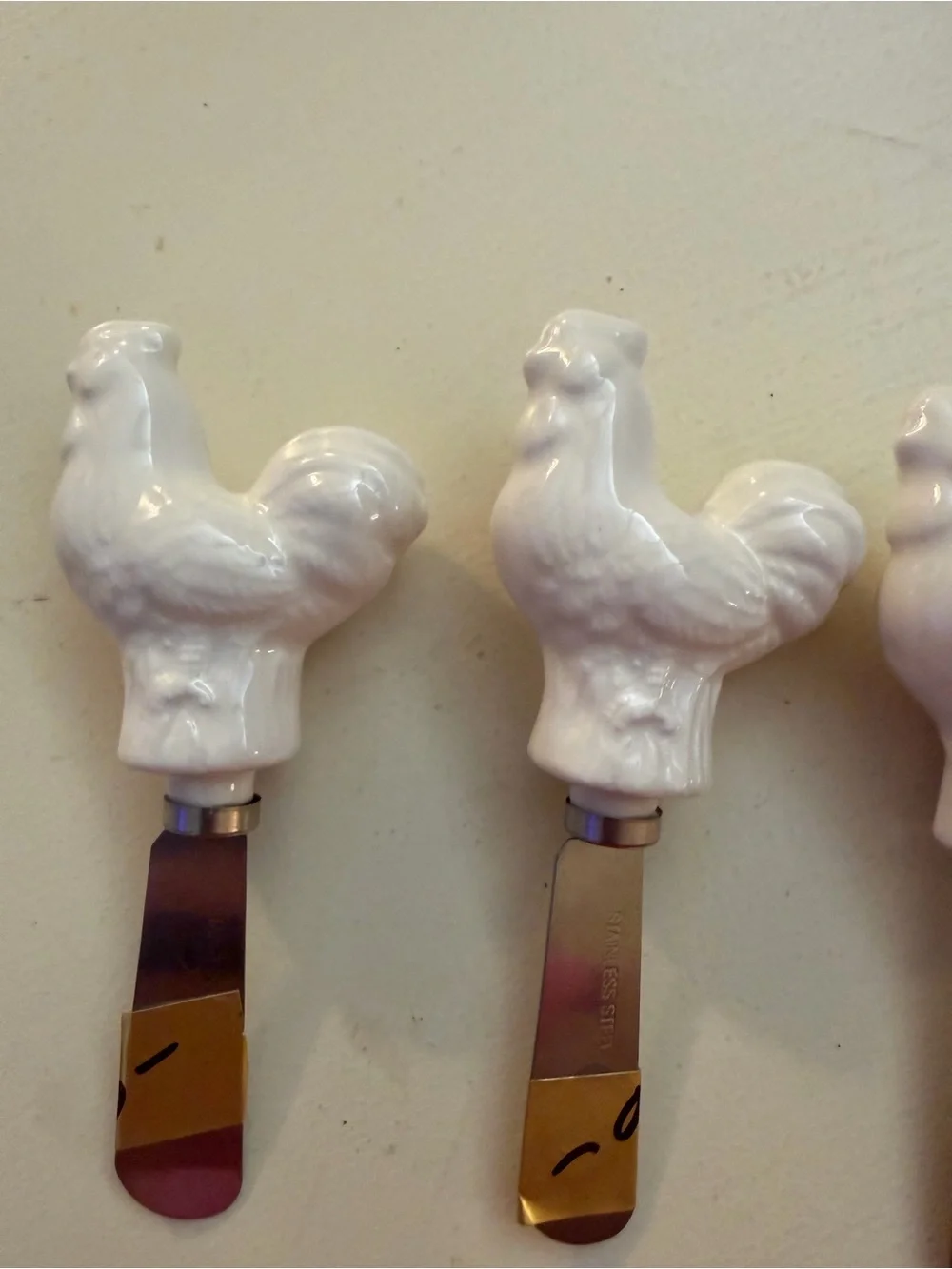 Set of 4 Ceramic Rooster Cheese & Butter Spreader Knives